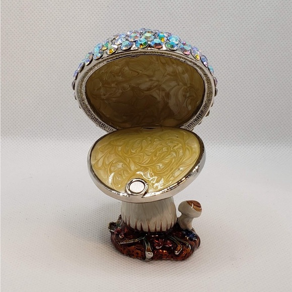Objet D’ Art #79 Whimsical Magic Mushroom Metal Jeweled Enameled Trinket Box - Picture 4 of 5